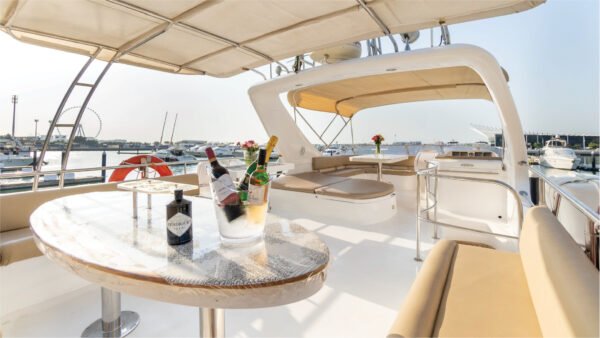 Majesty 61ft Yacht - Image 5