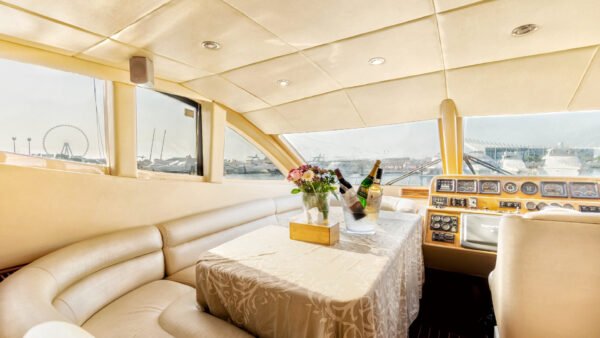 Majesty 61ft Yacht - Image 7