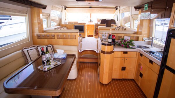 Majesty 56ft Yacht - Image 10