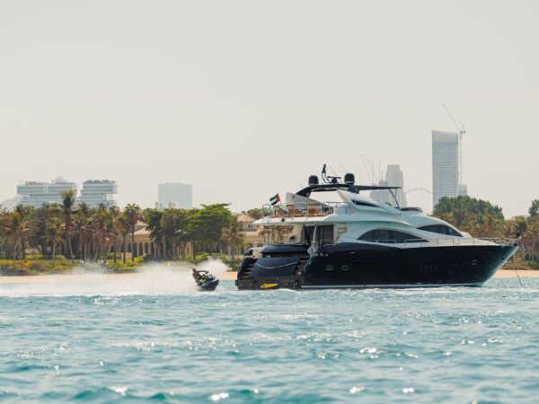 Sunseeker 90ft Yacht