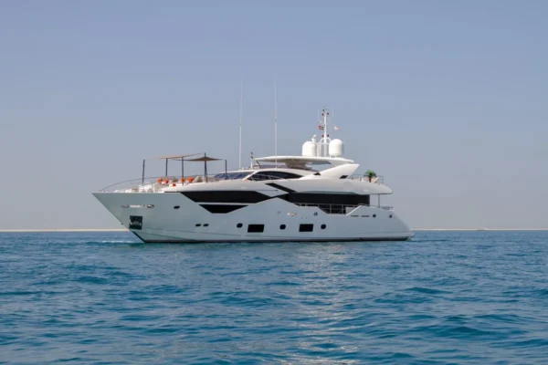 yacht rental dubai marina