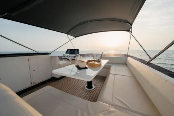 Ferretti 67ft Yacht - Image 11