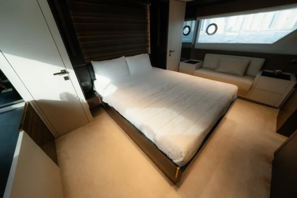 Ferretti 67ft Yacht - Image 17