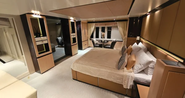 Azimut 88ft Yacht - Image 8